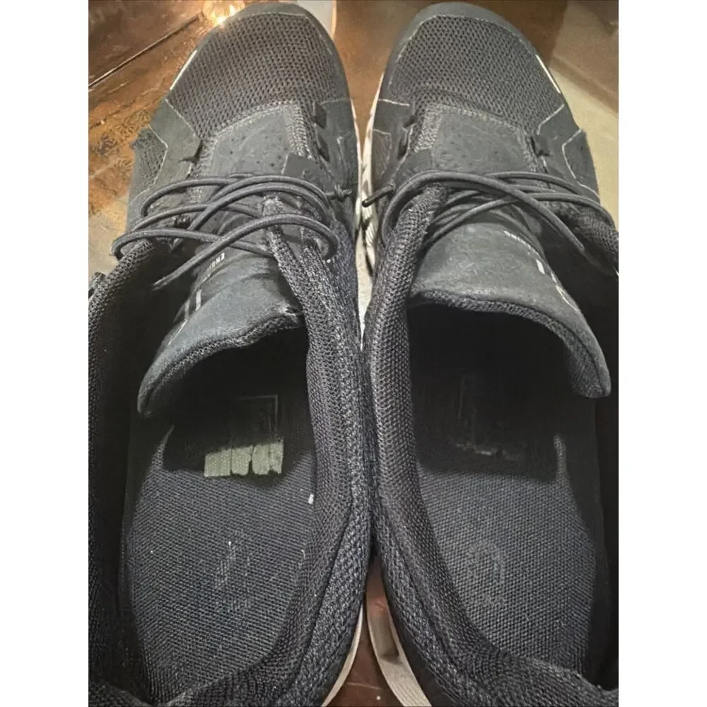 On Cloud 5 Black White Lightweight Comfort Lifestyle Shoes Womens Sz 9.5 SRS2